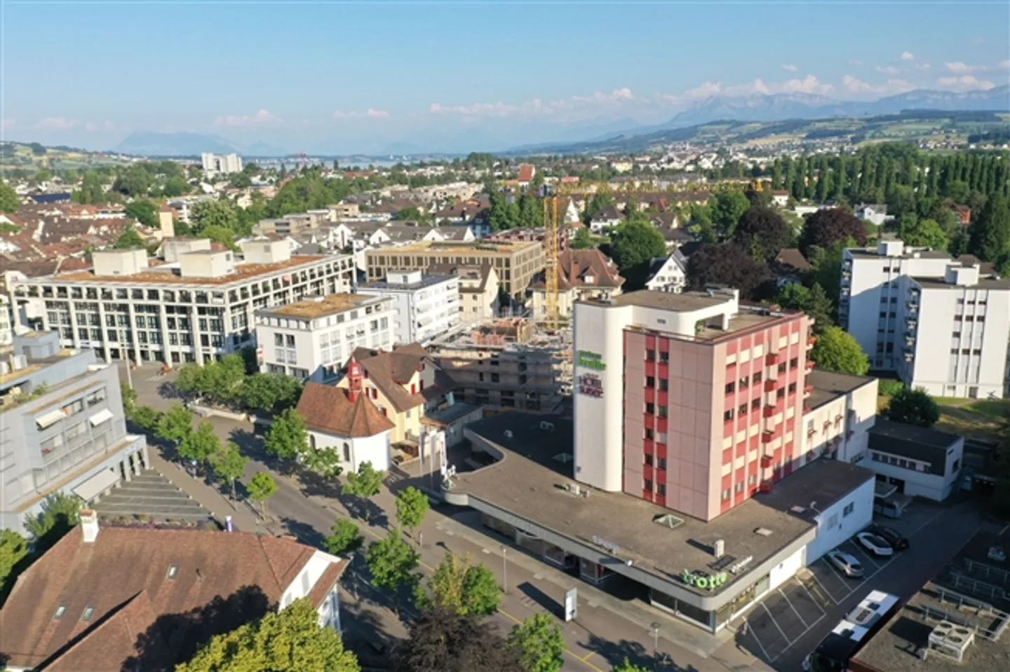 Attractive commercial space in a highly frequented central location in Sursee - Photo 3 of 9