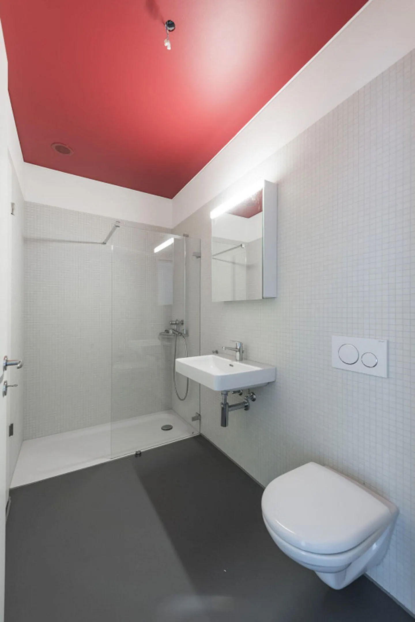 Modern Living with a View Directly at Zurich-Altstetten Station - Photo 1 of 4