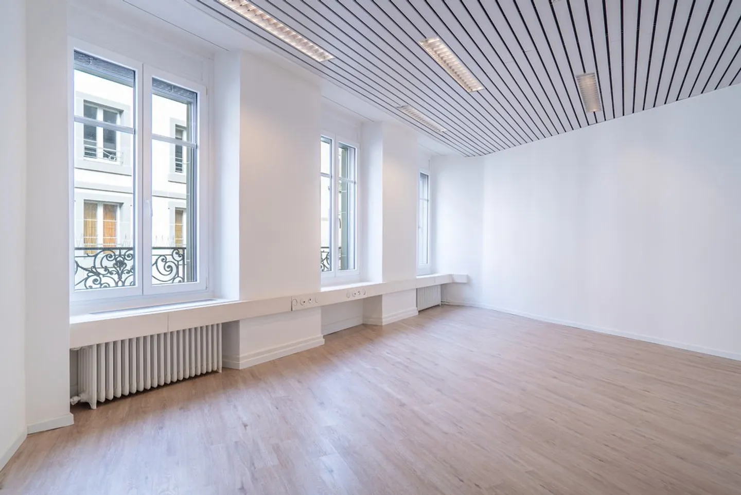 Geräumiges Büro bei St-Laurent - Foto 7 von 11