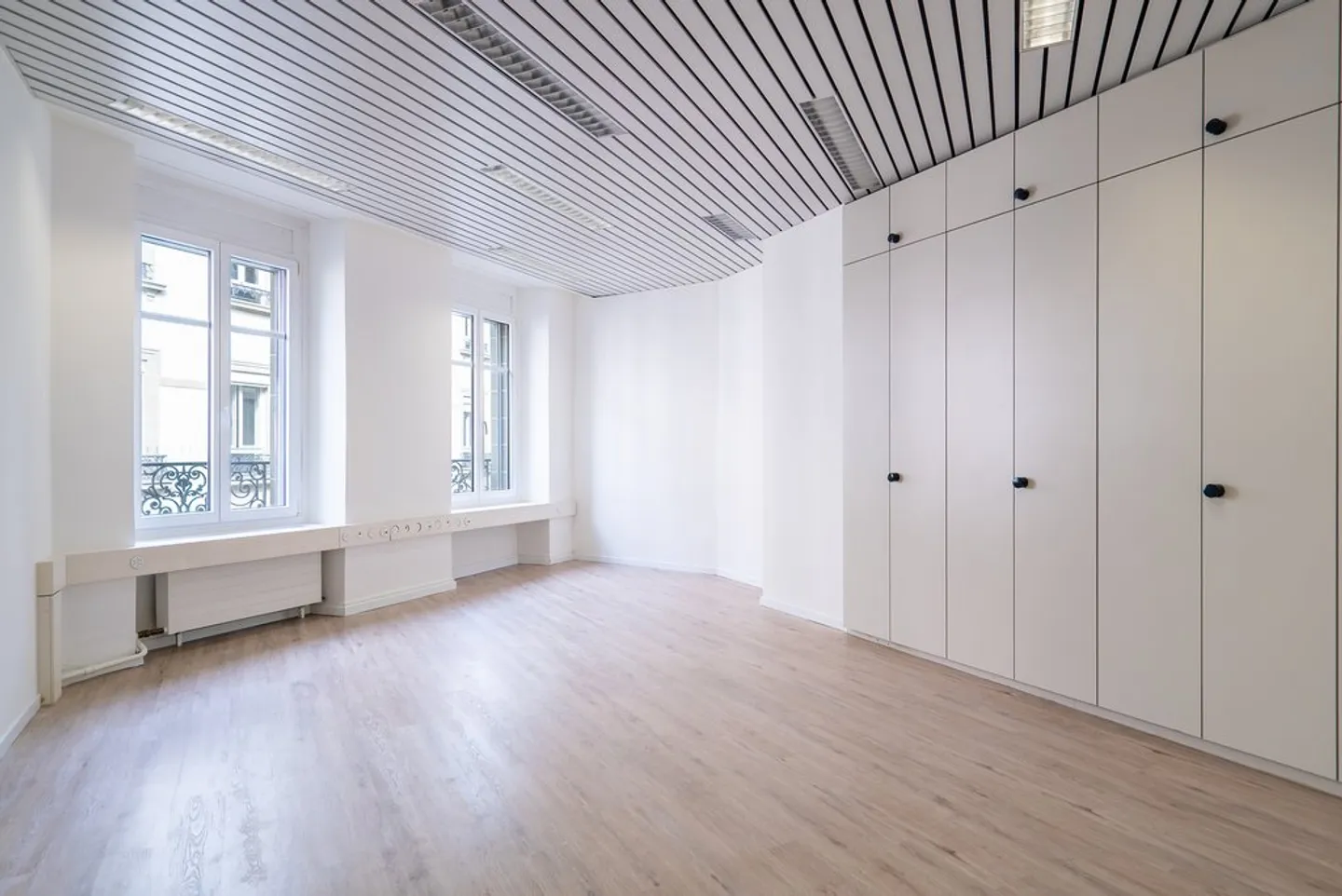 Geräumiges Büro bei St-Laurent - Foto 8 von 11