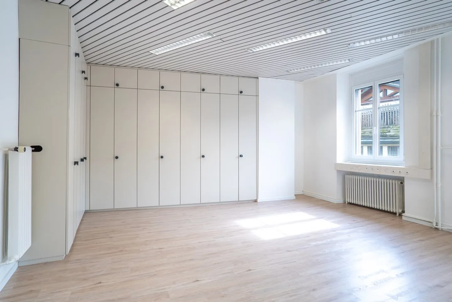 Geräumiges Büro bei St-Laurent - Foto 9 von 11