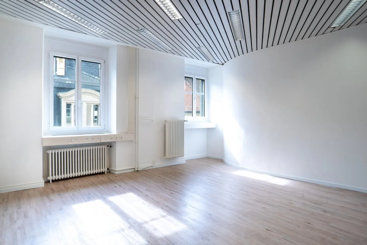 Geräumiges Büro bei St-Laurent - Foto 10 von 11