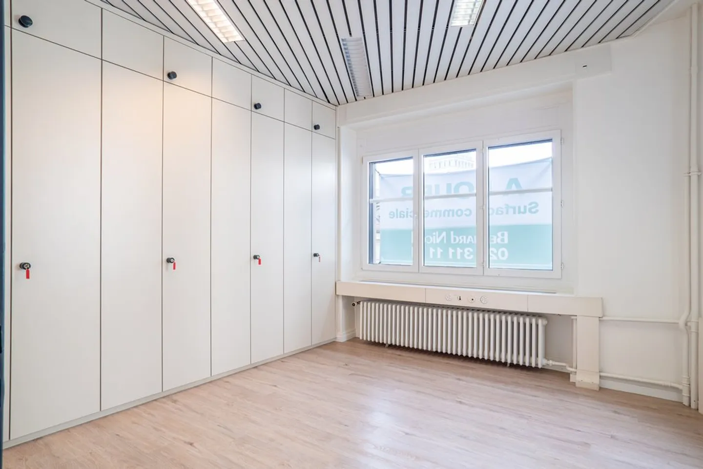 Geräumiges Büro bei St-Laurent - Foto 11 von 11