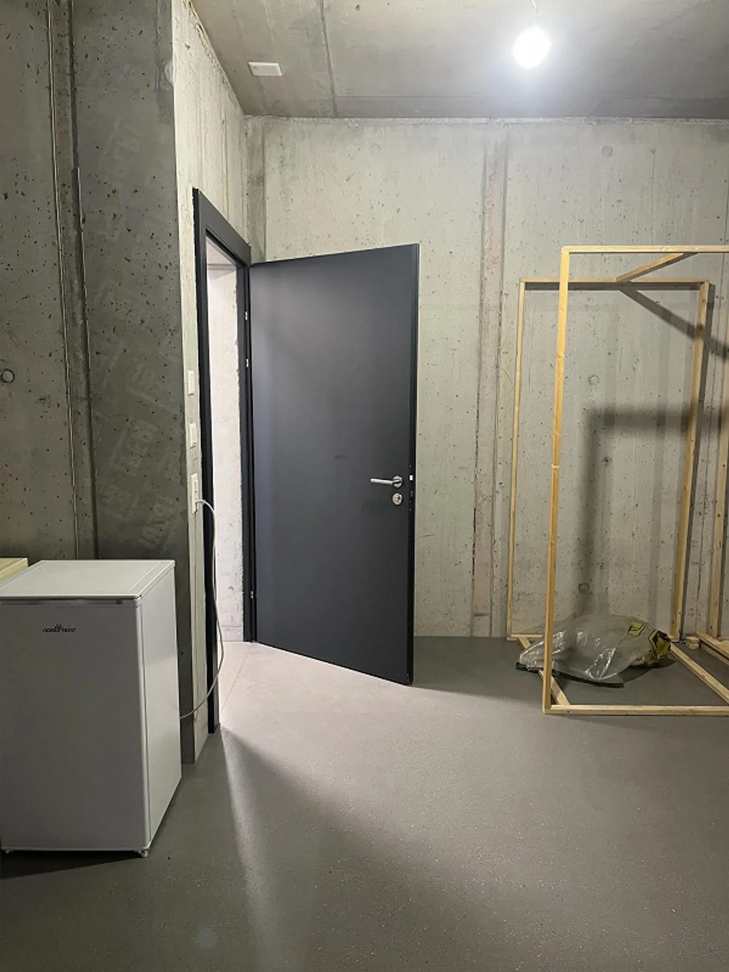 Espace commercial / de stockage - Photo 5 sur 6