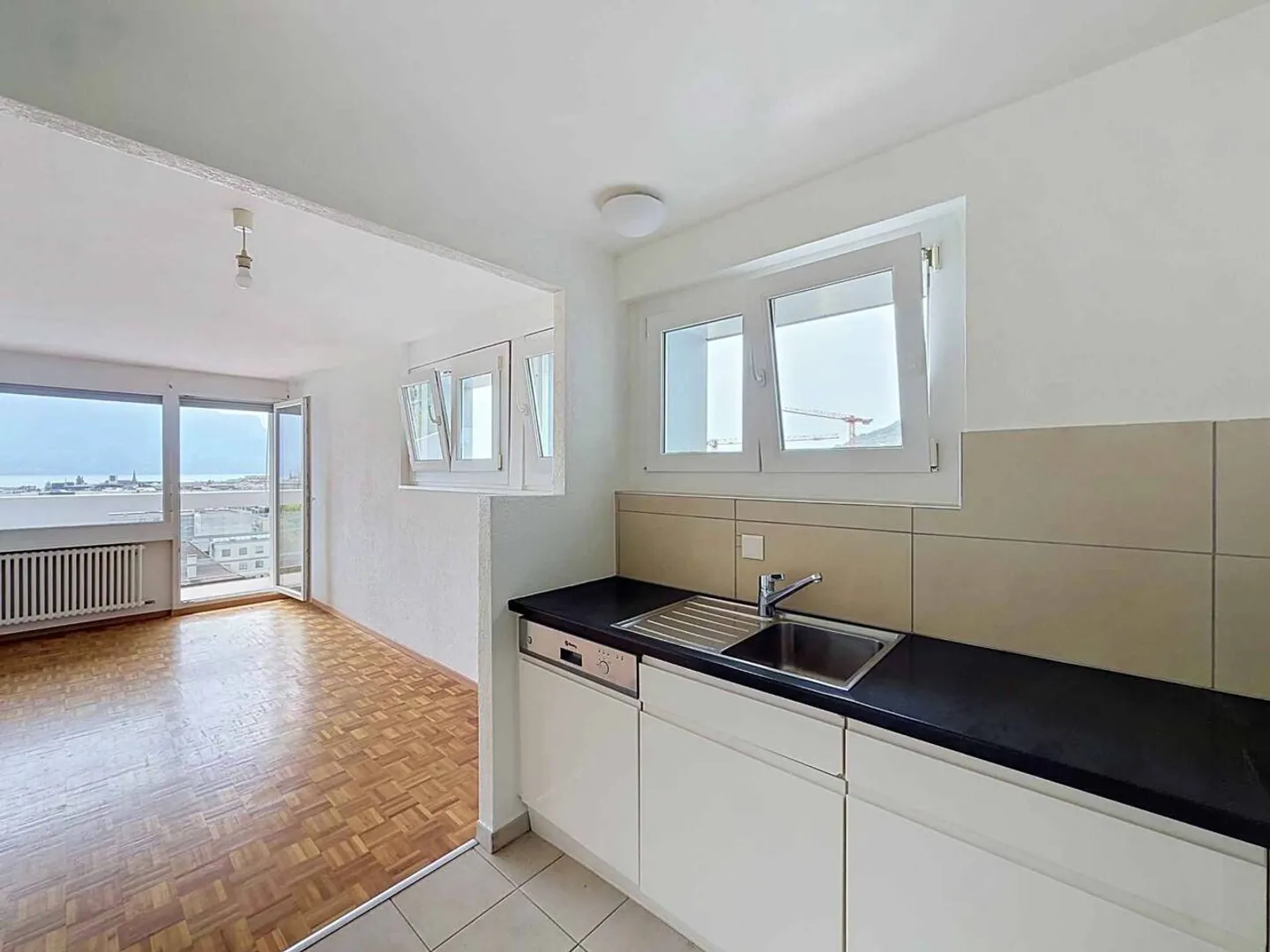 Helle 4,5-Zimmer-Wohnung mit Panoramablick - Foto 4 von 10