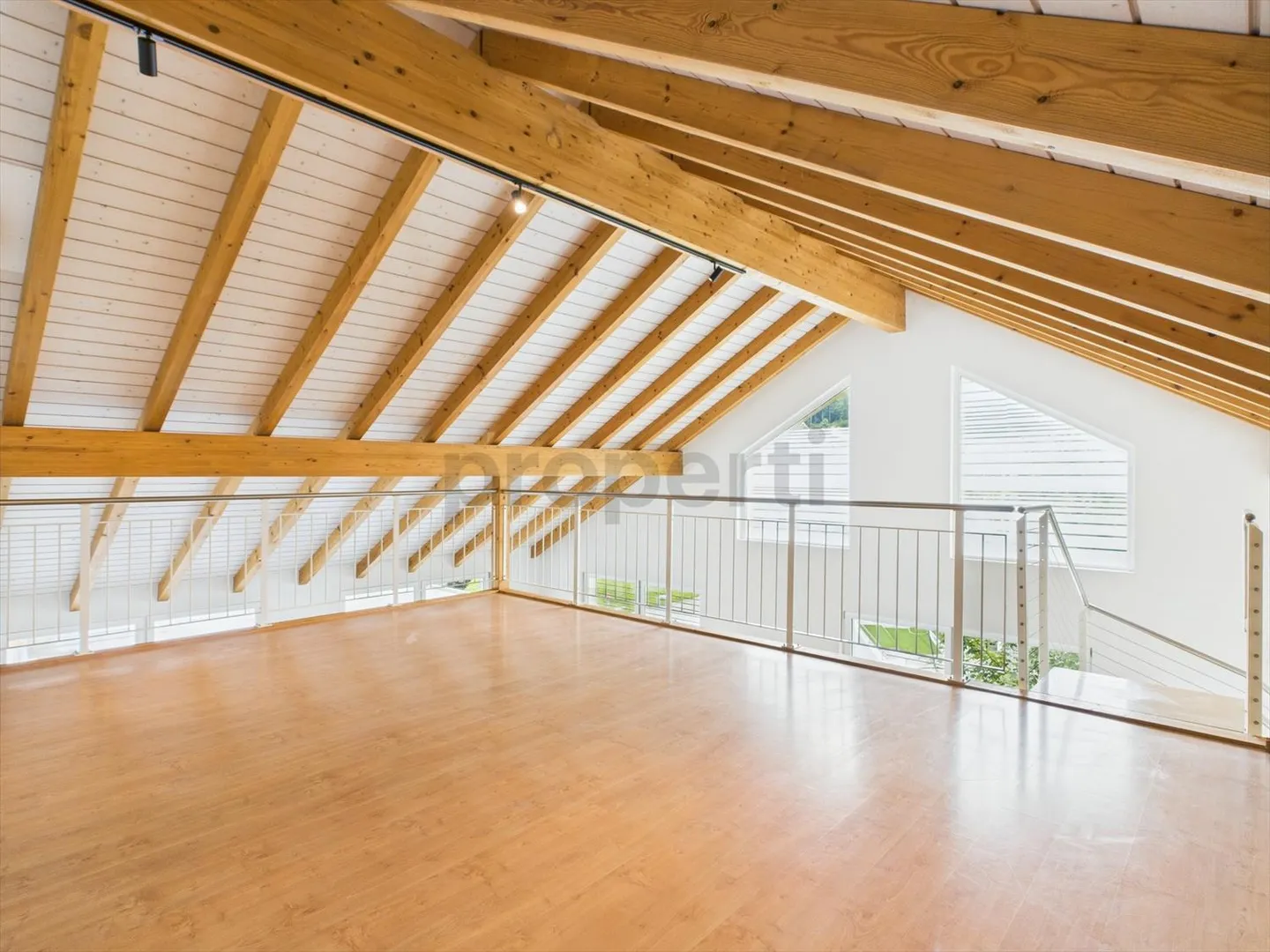Appartamento 3 locali appena ristrutturato e luminoso con galleria in ottima posizione a Birr - Foto 5 di 8