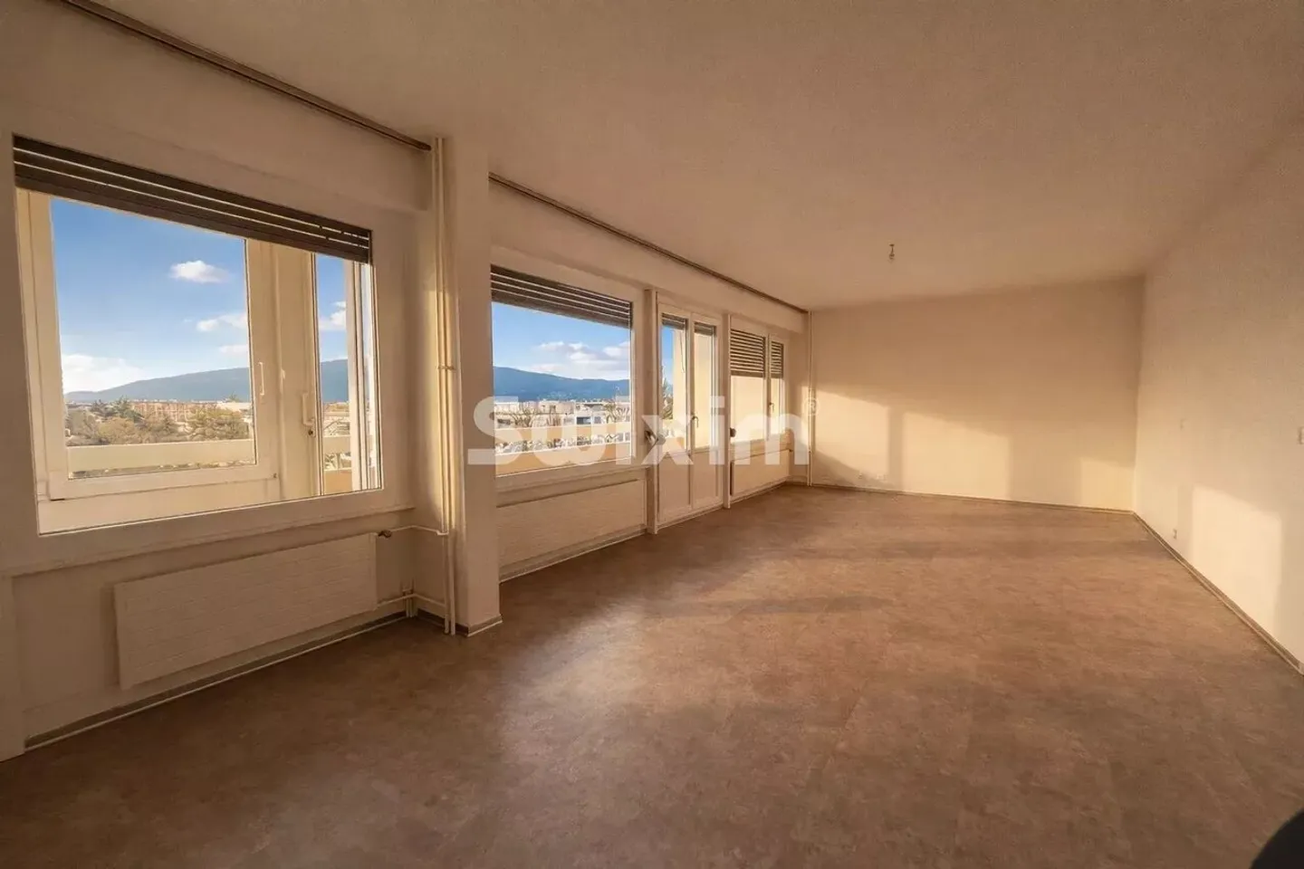 Spacious Duplex in Thônex - Photo 2 of 6