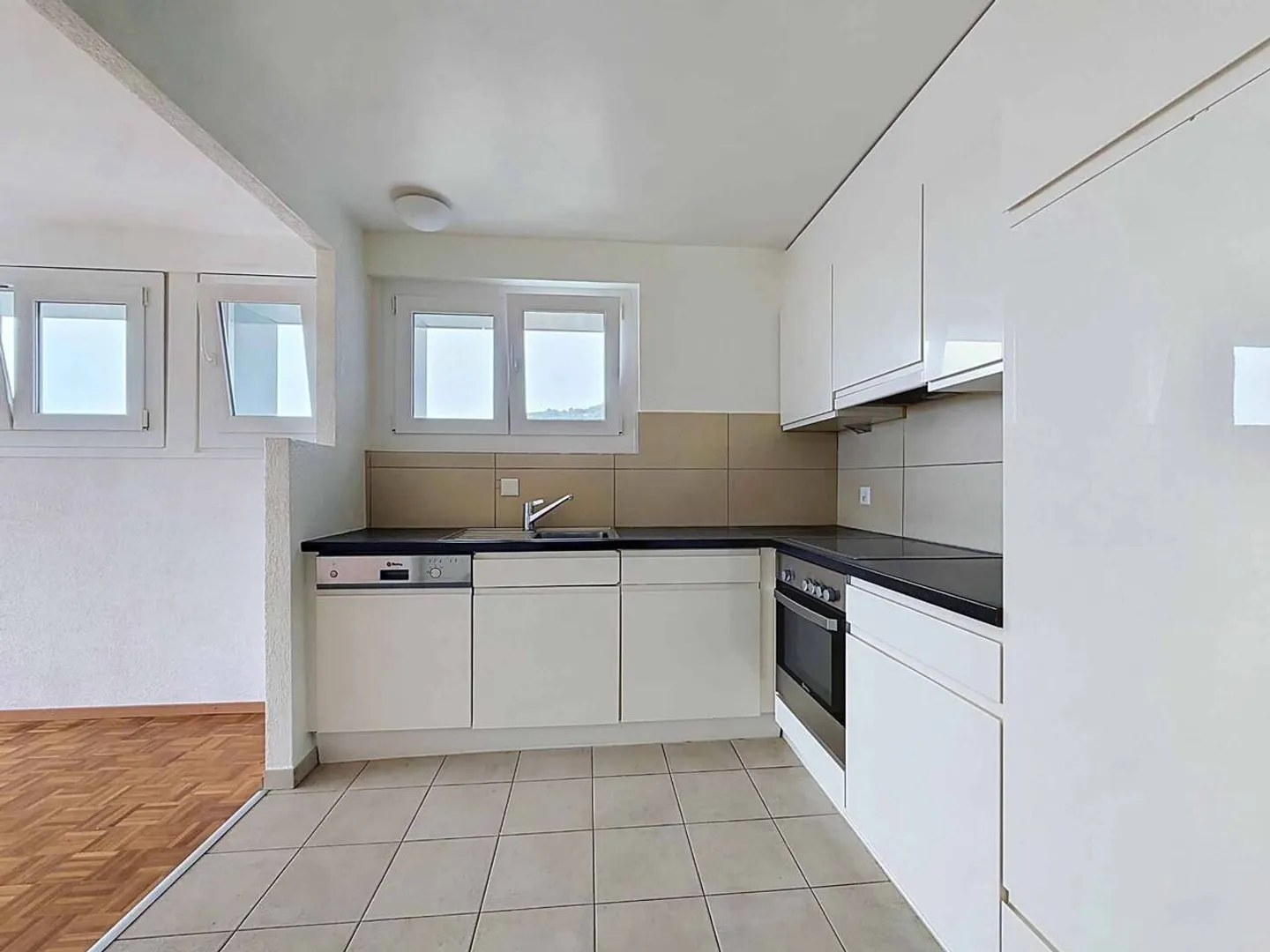 Helle 4,5-Zimmer-Wohnung mit Panoramablick - Foto 5 von 10