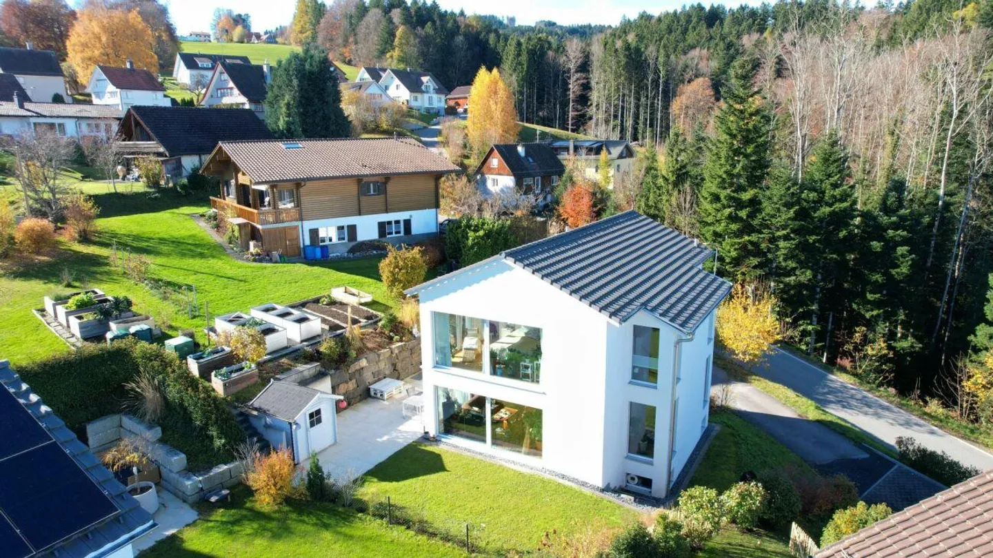 Newly built single-family house in a beautiful residential area with a panoramic view - Photo 2 of 25