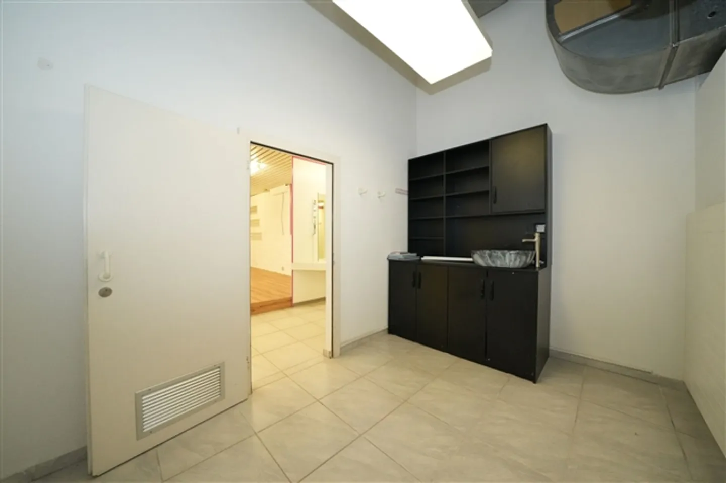 Attractive commercial space in a highly frequented central location in Sursee - Photo 7 of 9