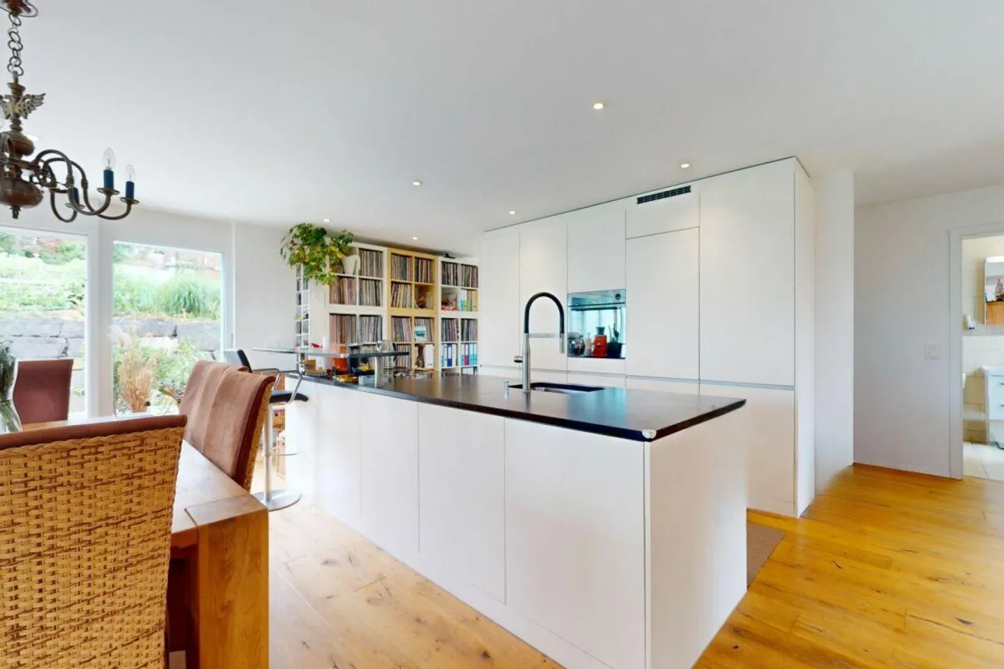 Newly built single-family house in a beautiful residential area with a panoramic view - Photo 10 of 25