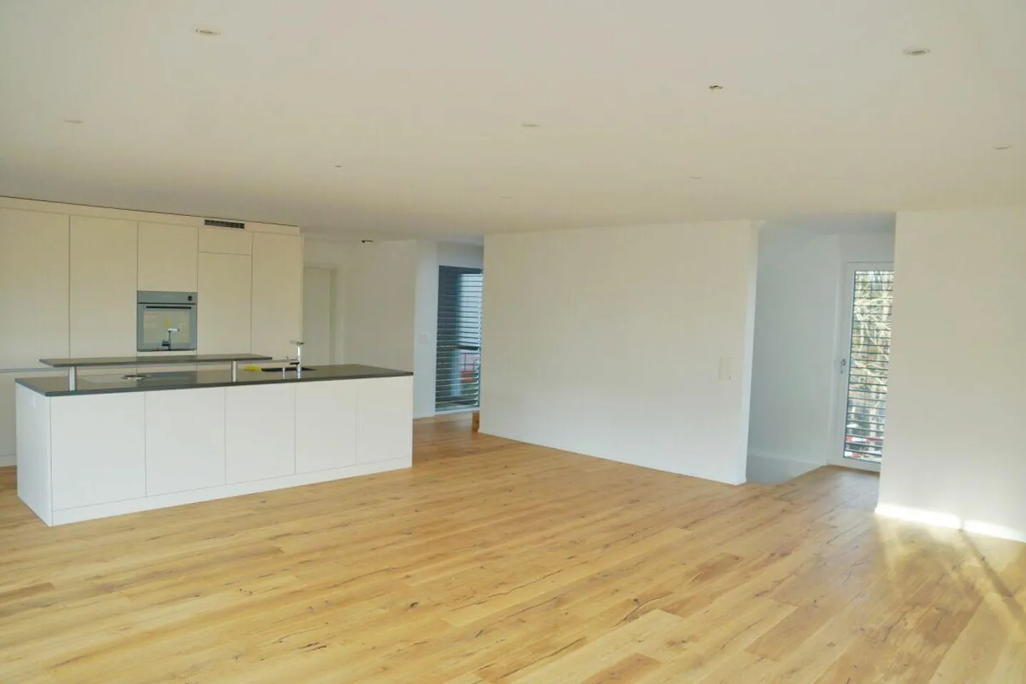 Newly built single-family house in a beautiful residential area with a panoramic view - Photo 15 of 25