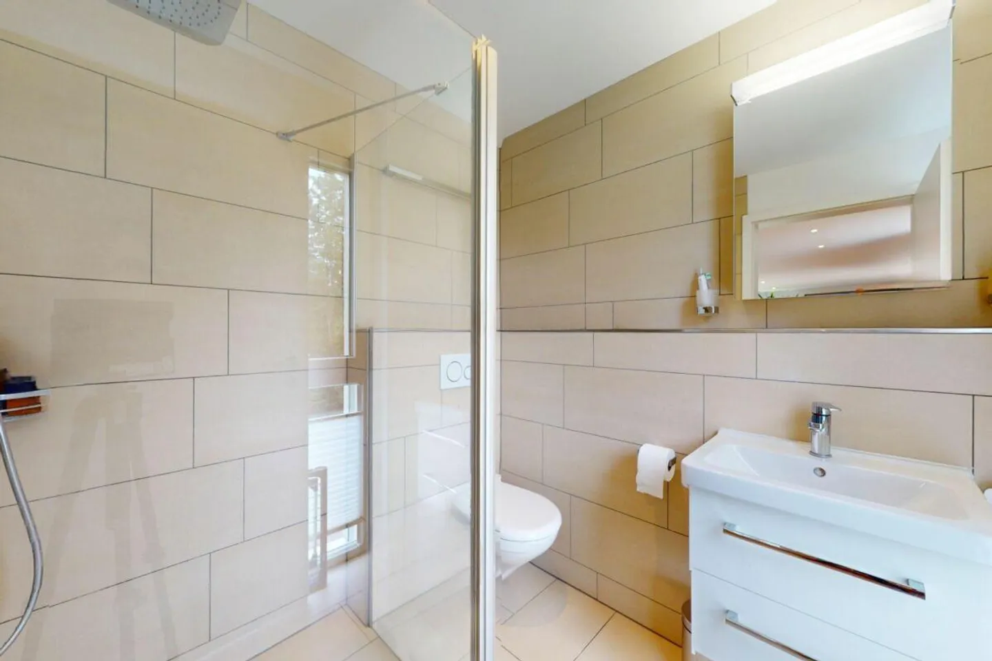 Newly built single-family house in a beautiful residential area with a panoramic view - Photo 18 of 25