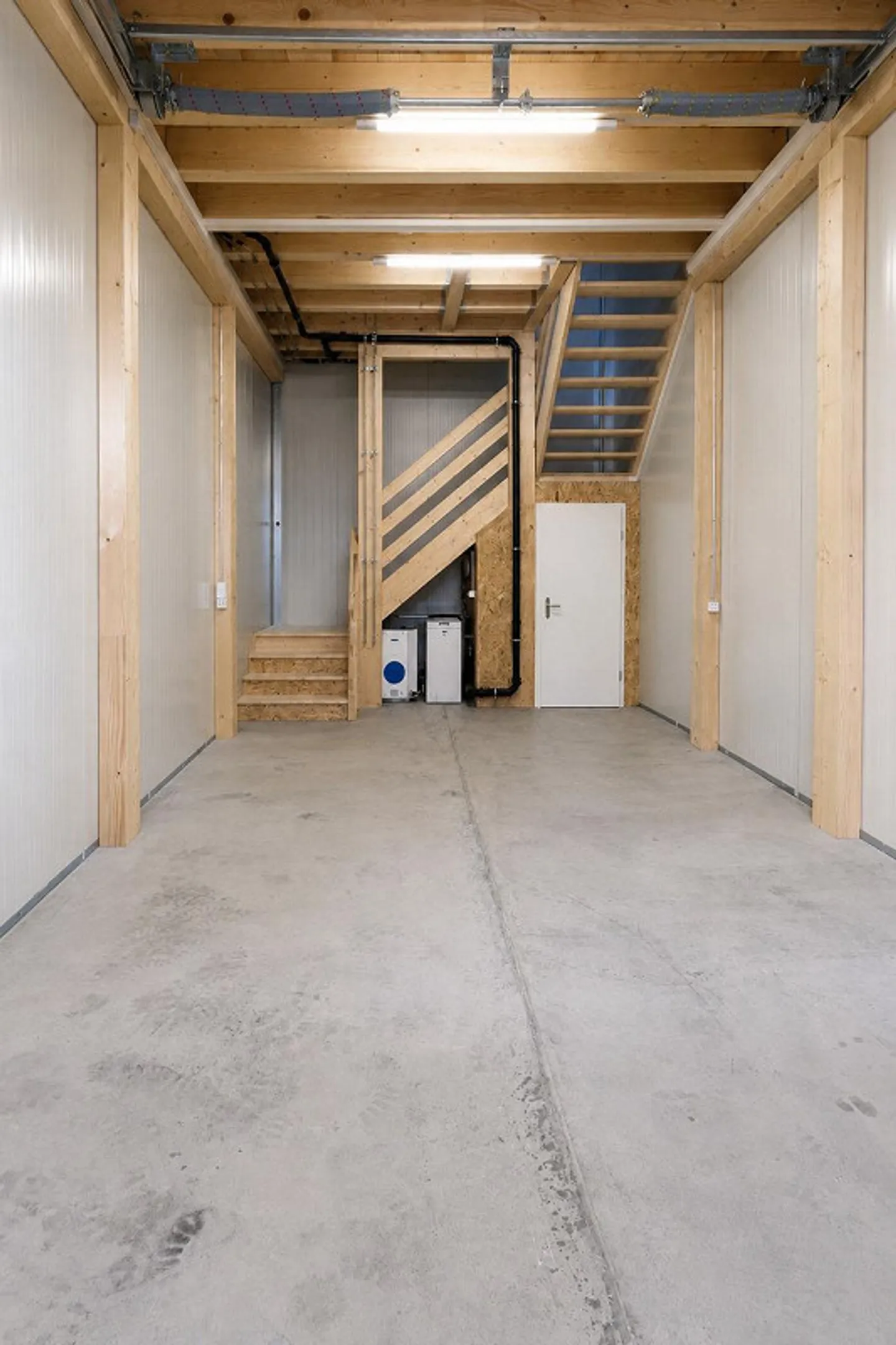 Spazio commerciale moderno con opzioni di utilizzo versatili - Foto 2 di 7