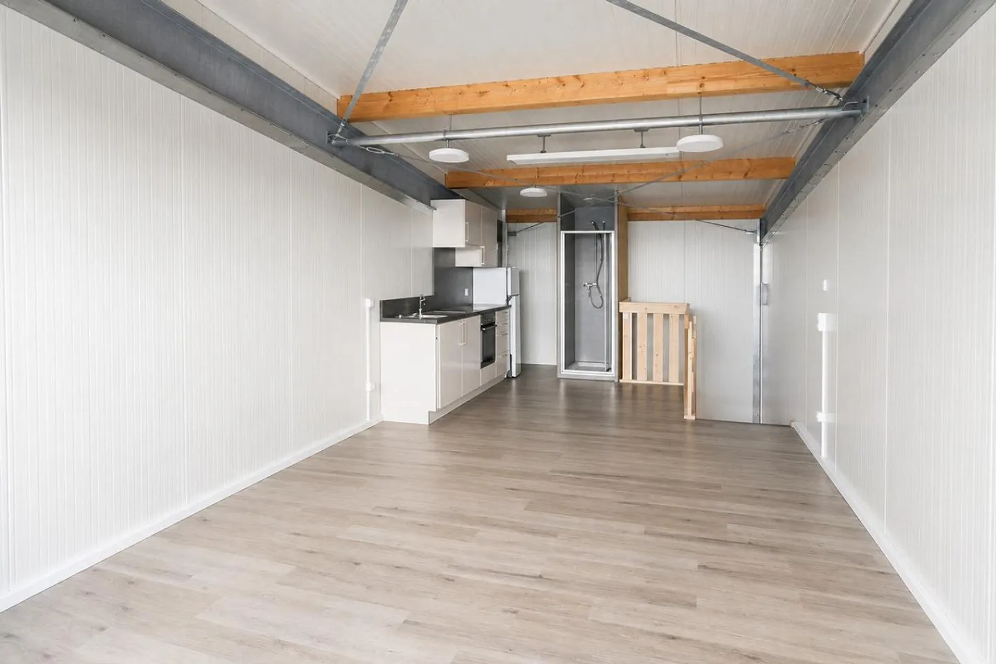 Spazio commerciale moderno con opzioni di utilizzo versatili - Foto 4 di 7