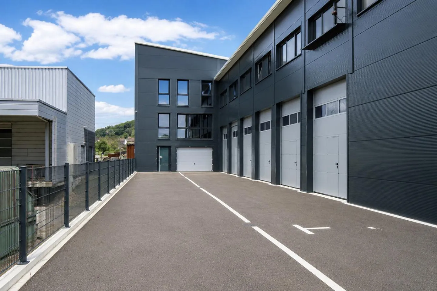 Spazio commerciale moderno con opzioni di utilizzo versatili - Foto 6 di 7