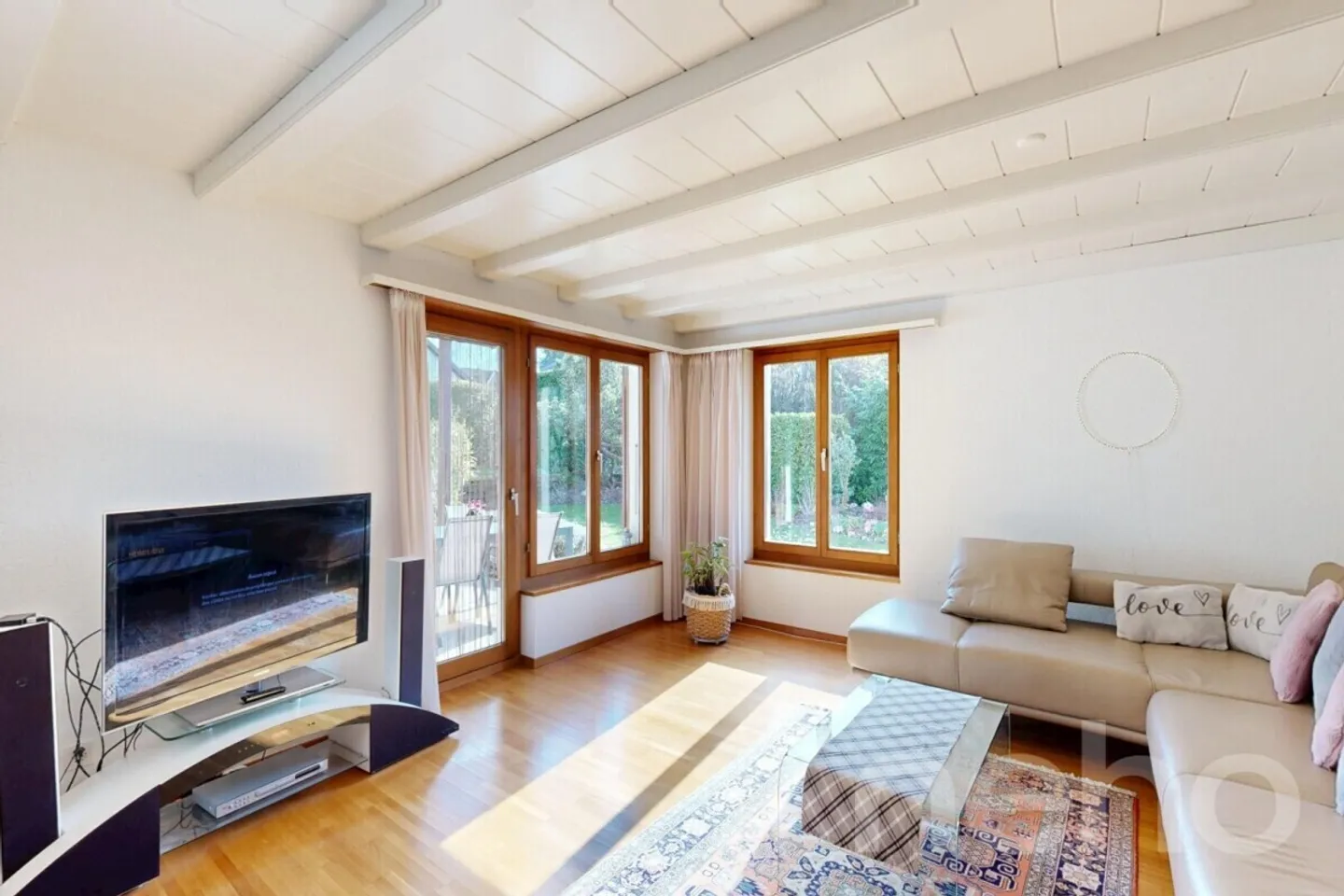 Well-kept home in a quiet family neighborhood - Photo 3 of 13