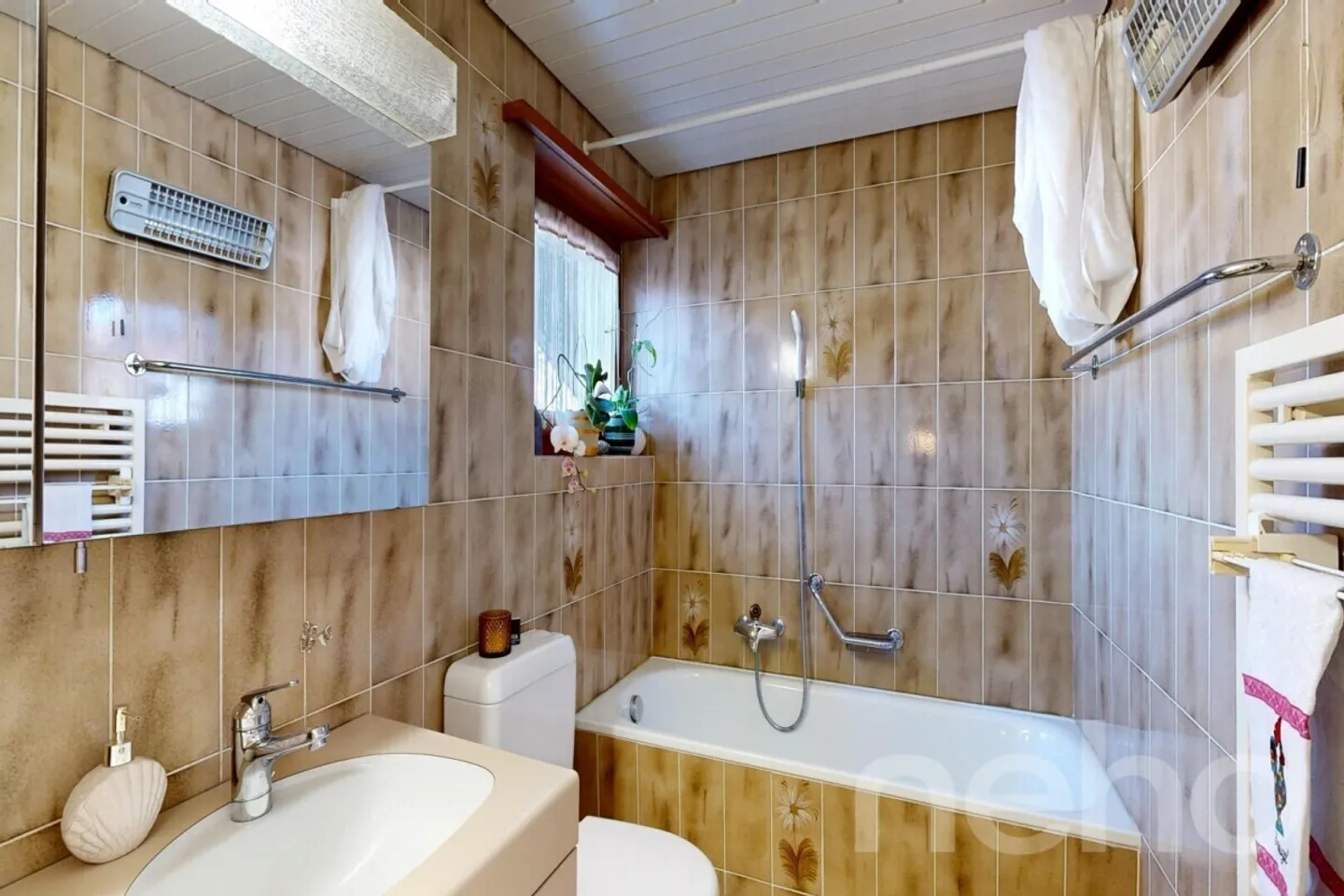 Well-kept home in a quiet family neighborhood - Photo 9 of 13