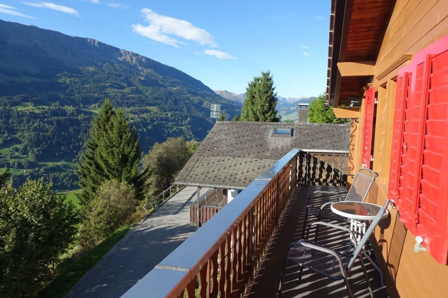 Single-family house in San Benedetg - Photo 4 of 13