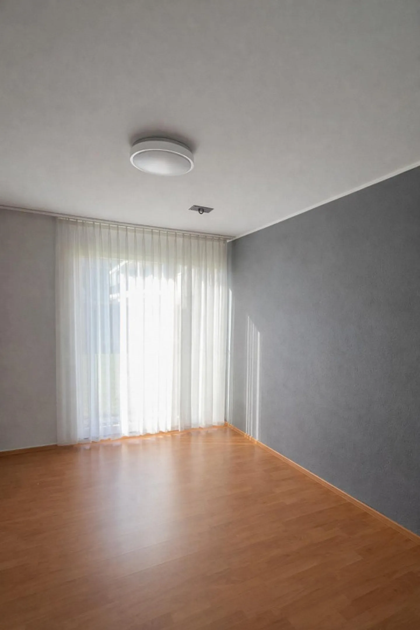 4.5-Room Garden Apartment with Conservatory & Mountain View - Photo 10 of 16