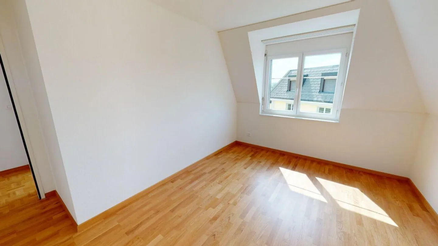 Charming Attic Apartment - Photo 3 of 10