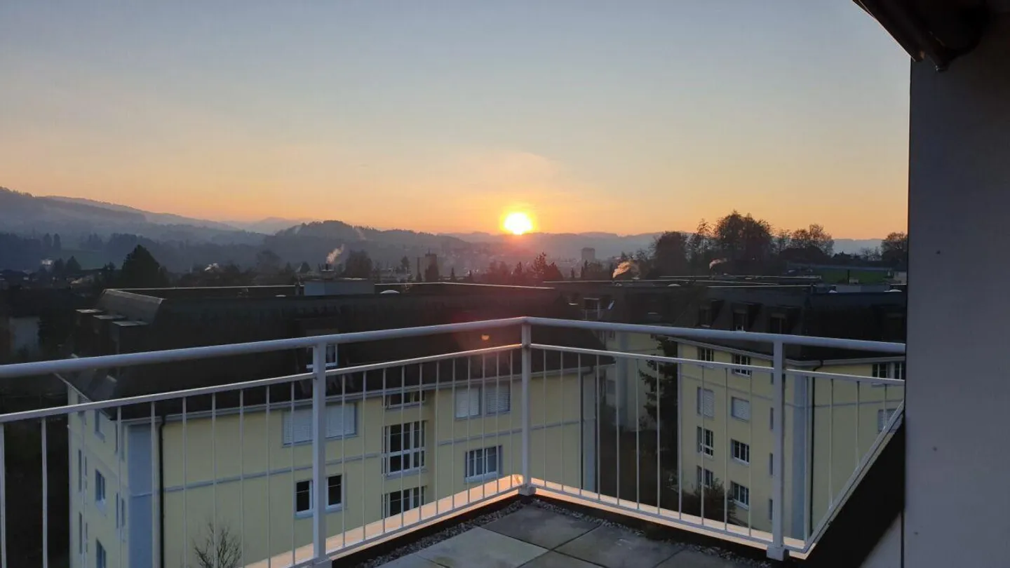 Charming Attic Apartment - Photo 6 of 10