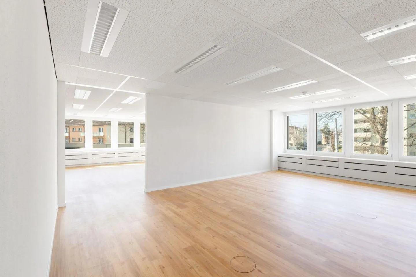 Friesenberg75 - developed office with shared services - Photo 2 of 13