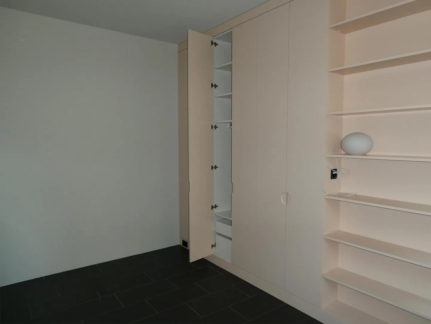 Un Gioiello nel Mezzo della Strettezza - Foto 5 di 13