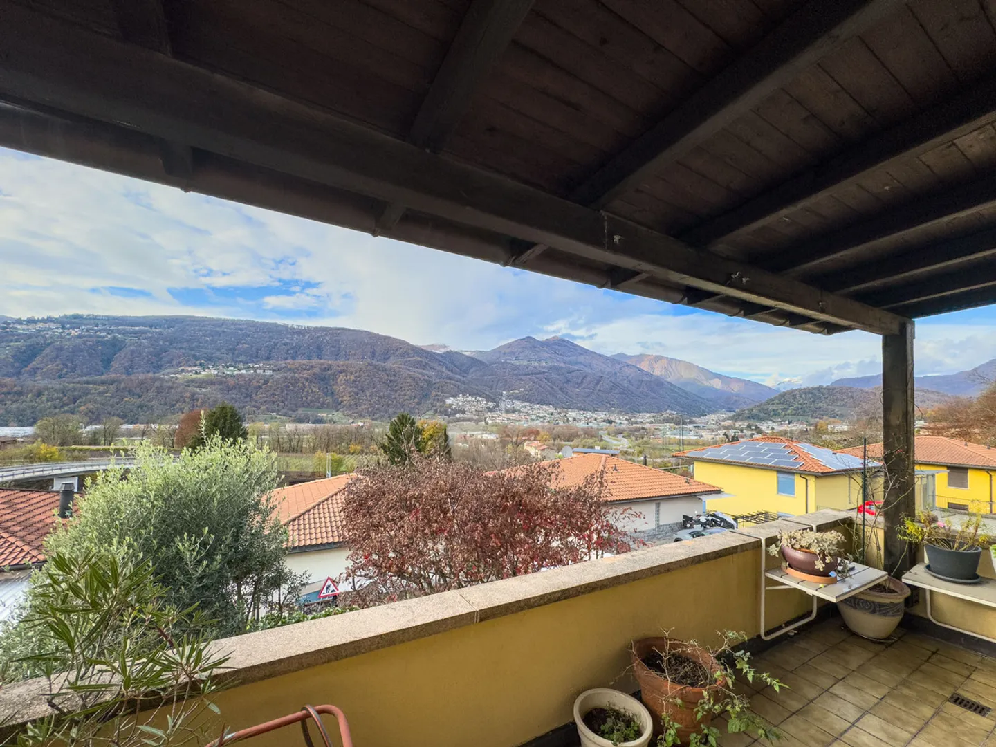Terraced house with open view in Vezia - Photo 10 of 11