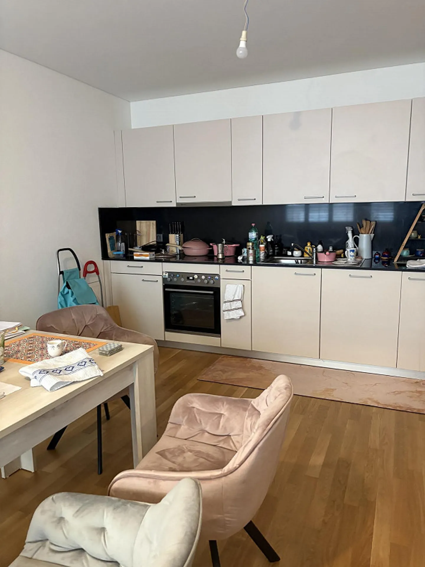 Appartamento Moderno Arredato - Foto 1 di 9