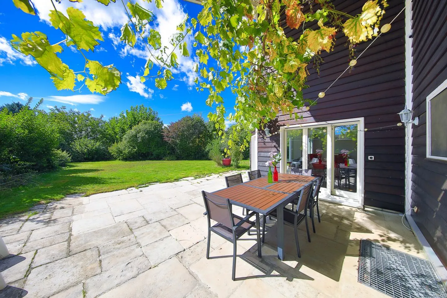 Elegant semi-detached house with plenty of space and tranquility - Photo 2 of 6