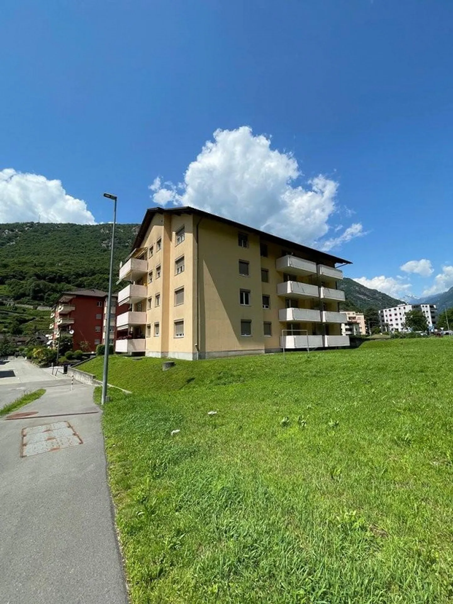 Appartamento in zona tranquilla - Foto 1 di 6