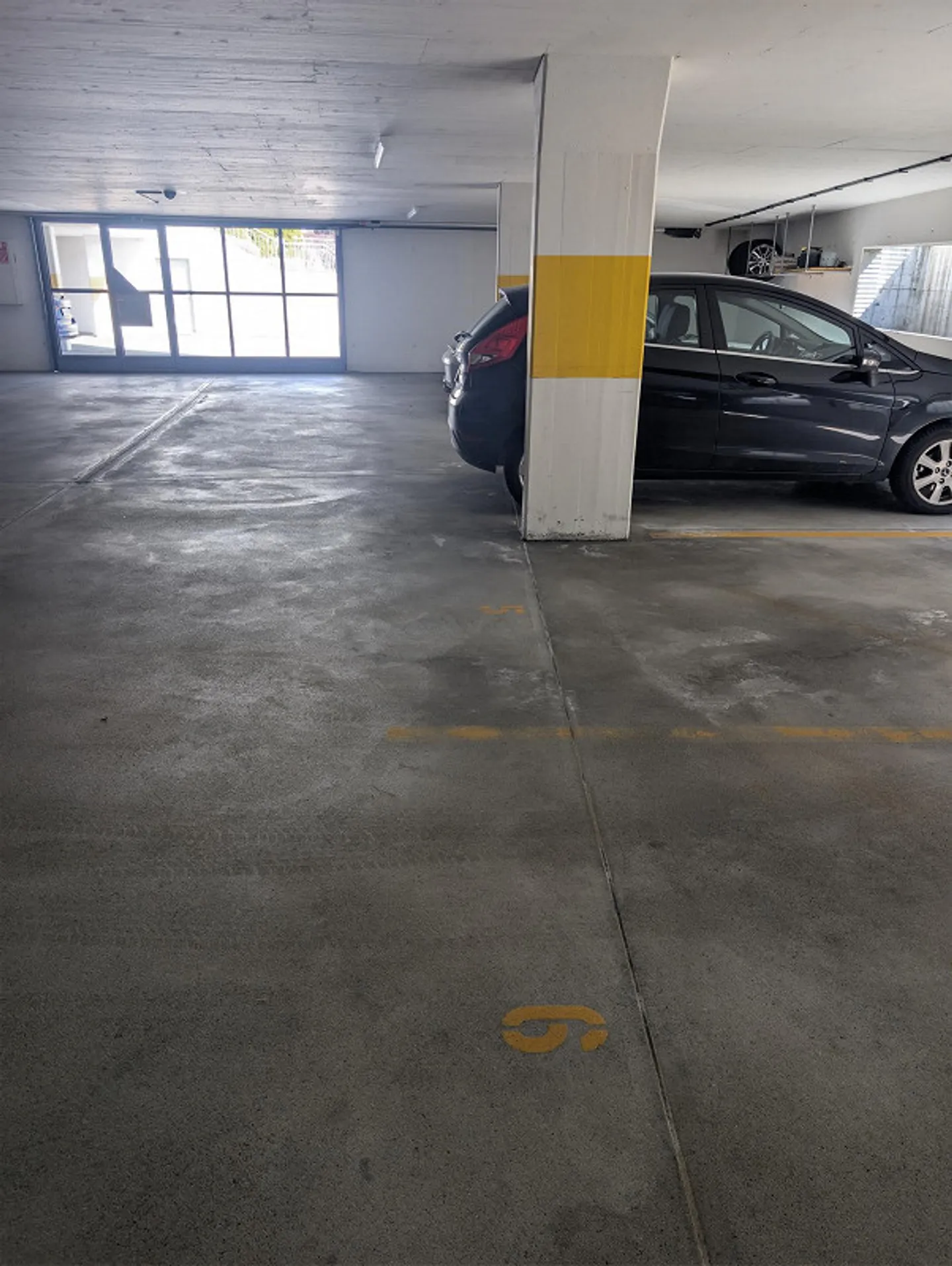 Quiet 5.5 Room Attic Apartment in Southern Exposure with Huge Roof Terrace - Photo 25 of 27