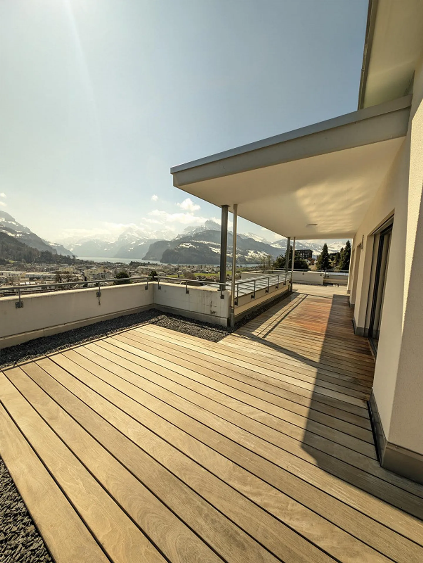 Quiet 5.5 Room Attic Apartment in Southern Exposure with Huge Roof Terrace - Photo 27 of 27