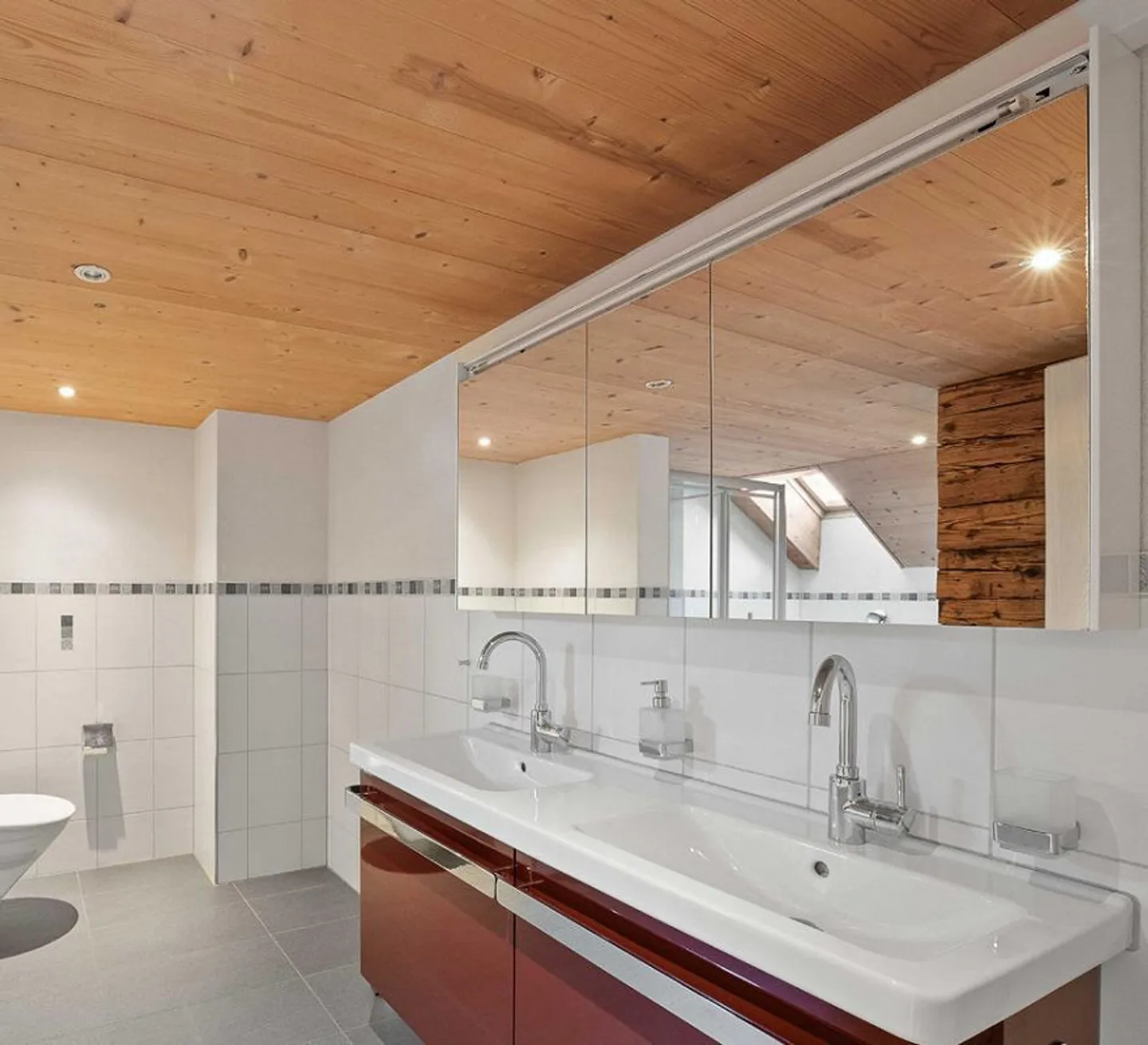 Charmantes Doppelhaus mit Bergblick - Foto 3 von 10