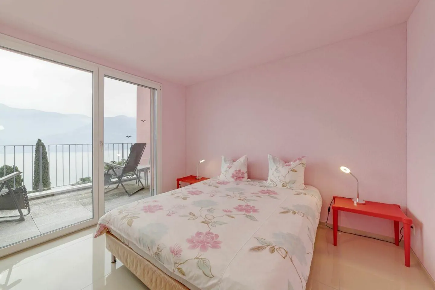 Casa plurifamiliare (8 unità abitative) con vista panoramica a Brissago - Foto 7 di 12