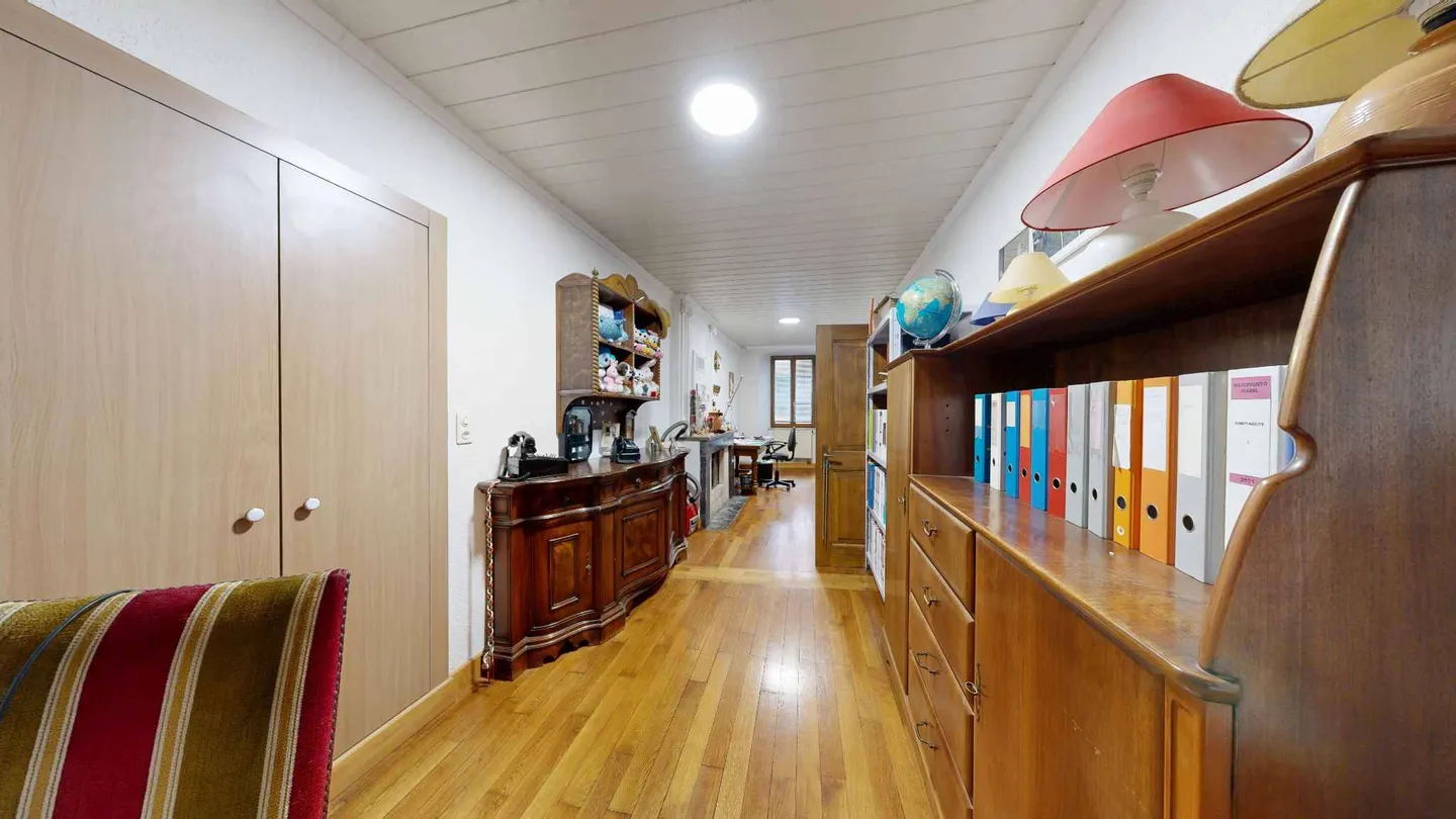 Geräumige 5-Zimmer-Wohnung mit Panoramaterrasse - Foto 3 von 7