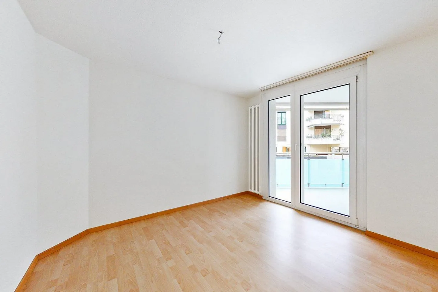 Charmante Wohnung mit Seesicht - Foto 3 von 7