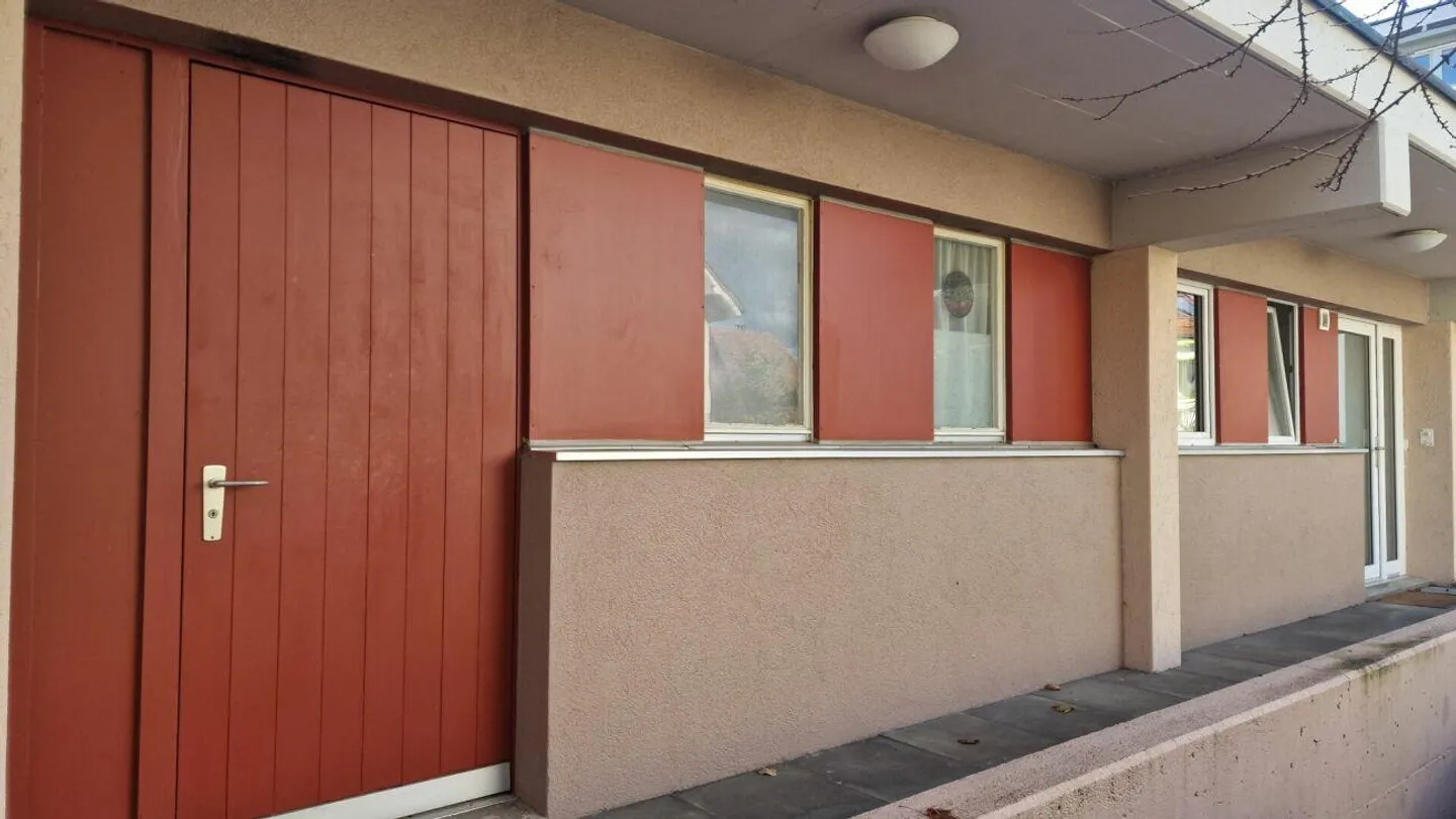 Maison multifamiliale avec huit petits appartements simples (studios) dans un quartier résidentiel calme à Baden - Photo 4 sur 21