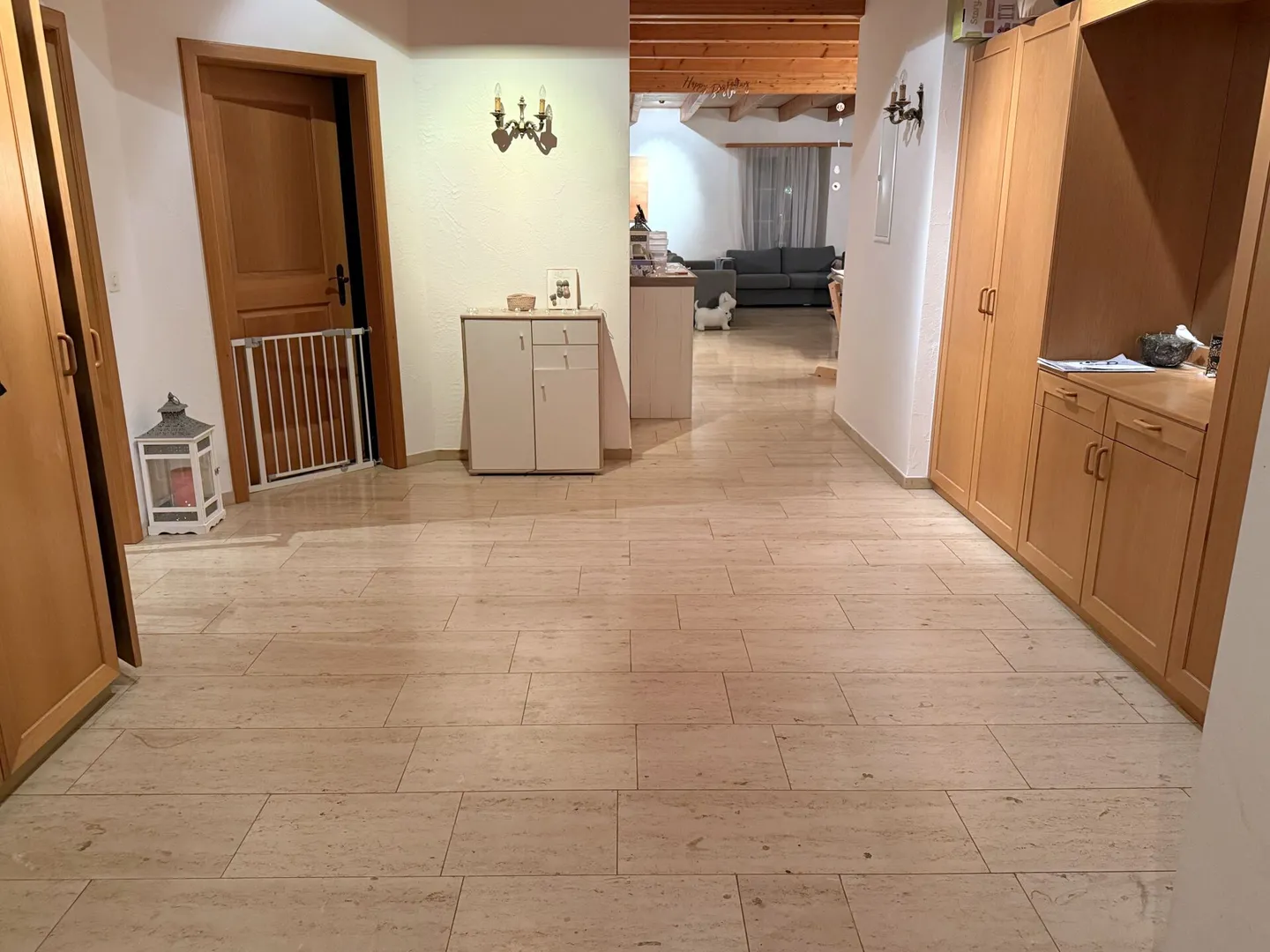 Très grand appartement de 4,5 pièces dans un bon emplacement à Lenzburg - Photo 3 sur 9