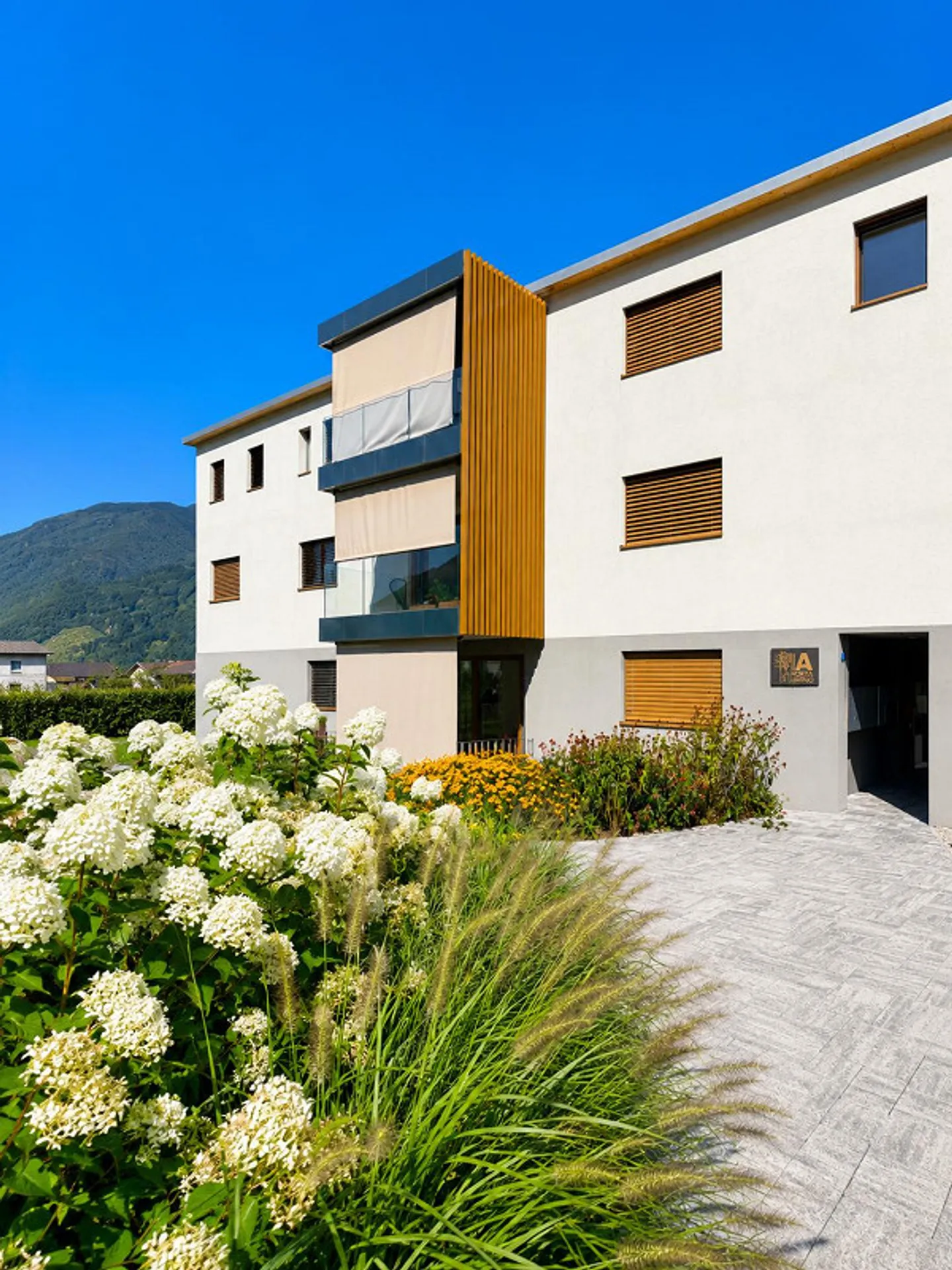 Appartement moderne 2,5 pièces avec terrasse - Lumino (TI) - Photo 7 sur 8