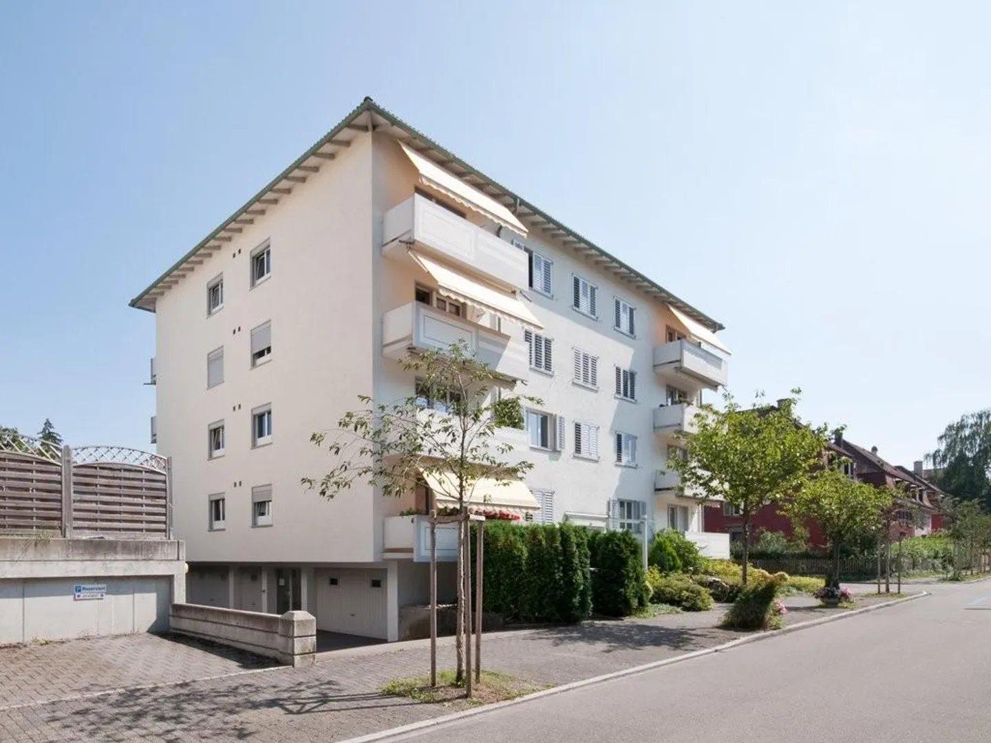 RENT WITHOUT DEPOSIT - Centrally but quietly located apartment - Photo 1 of 5