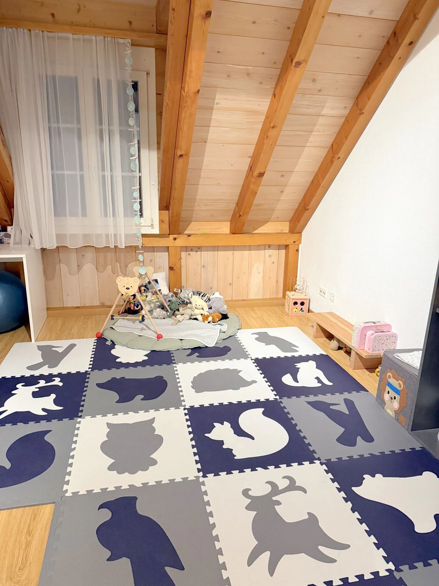 Très grand appartement de 4,5 pièces dans un bon emplacement à Lenzburg - Photo 6 sur 9