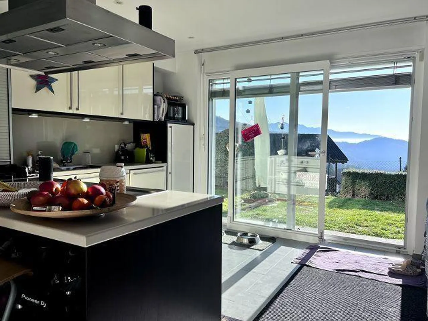 Villetta di 5 1/2 locali in una posizione molto tranquilla e soleggiata con vista - Foto 6 di 43