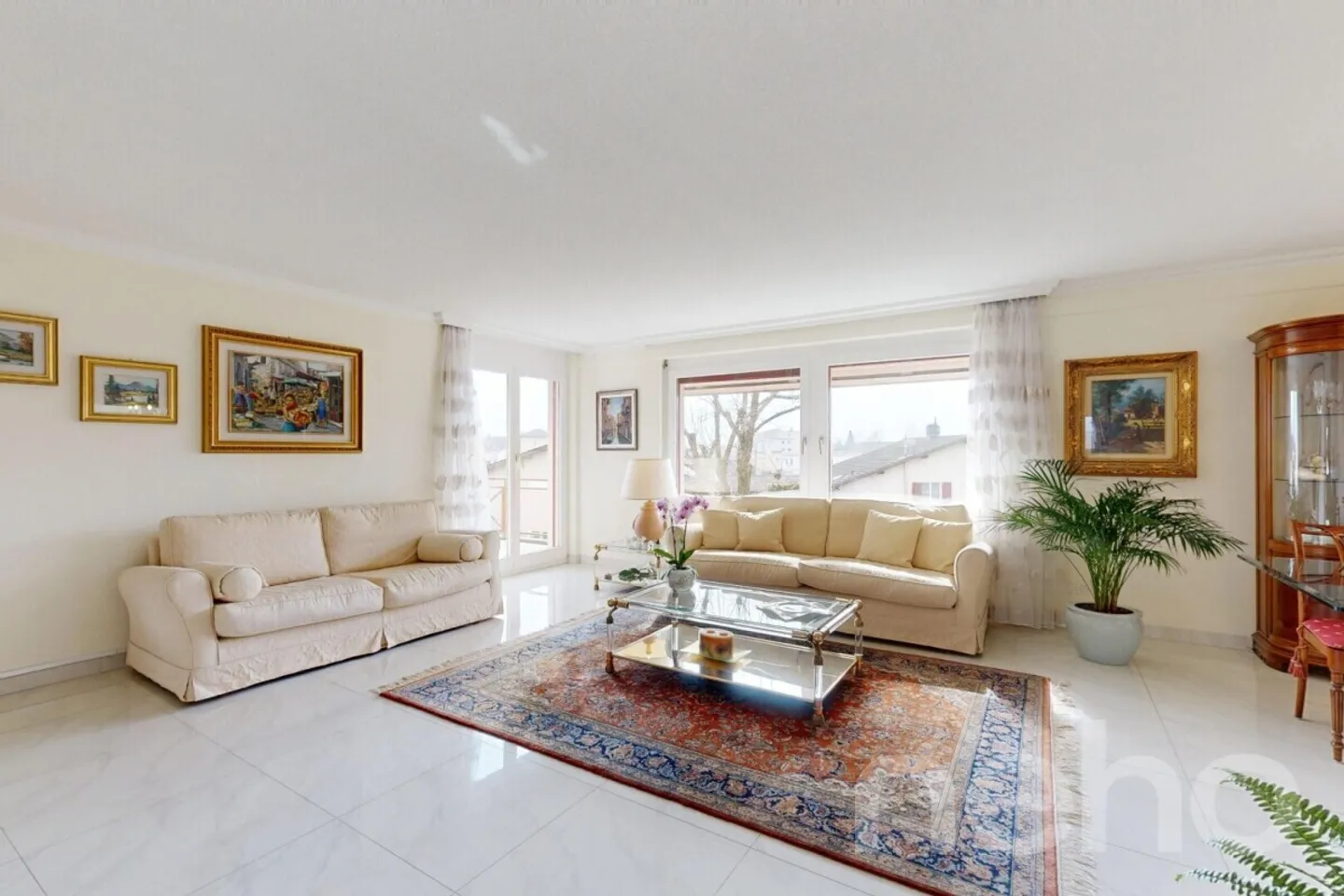 Spacious penthouse with lots of charm in a quiet location - Photo 2 of 12