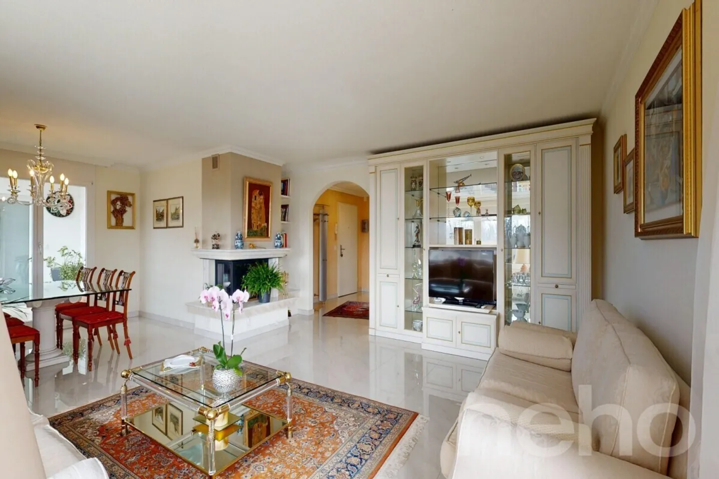 Spacious penthouse with lots of charm in a quiet location - Photo 3 of 12