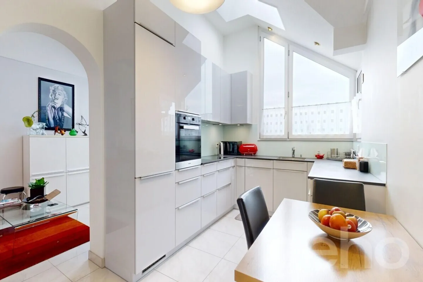 Spacious penthouse with lots of charm in a quiet location - Photo 5 of 12