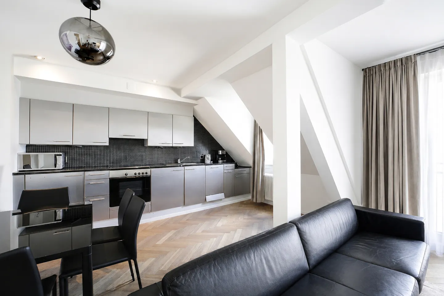 Appartement spacieux de 3,5 pièces avec balcon à Zurich-Ouest - Photo 4 sur 11