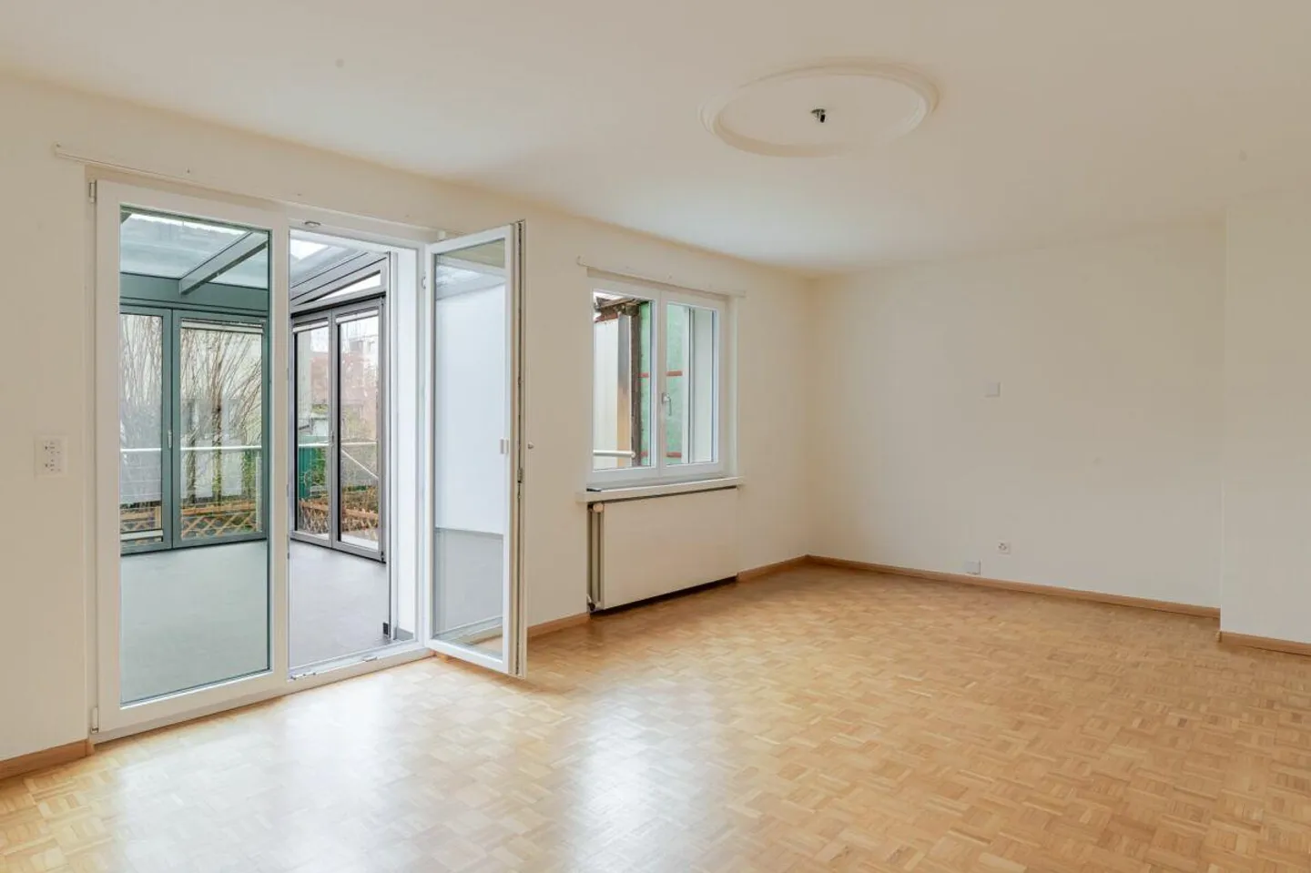 Maison de ville prête à emménager de 4,5 pièces - avec APP + véranda - dans le quartier populaire de Mischeli - Photo 4 sur 11