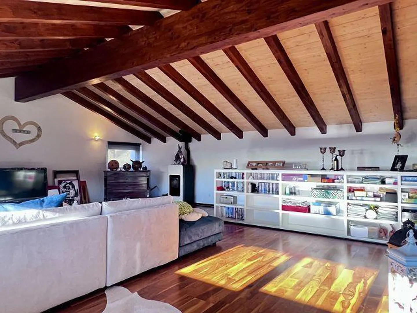 Villetta di 5 1/2 locali in una posizione molto tranquilla e soleggiata con vista - Foto 12 di 43